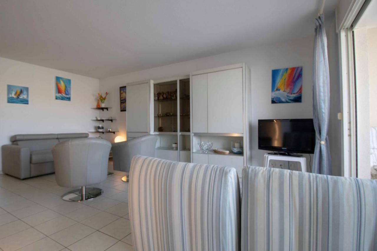 Apartment With Balcony And View On The Port Fréjus Exterior foto