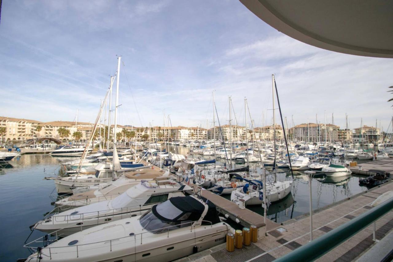 Apartment With Balcony And View On The Port Fréjus Exterior foto
